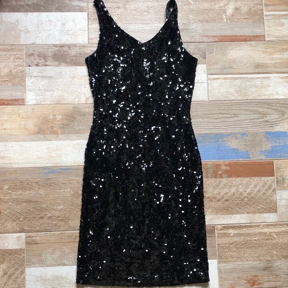Niteline Dresses & Skirts - Niteline vintage black sequin dress🤩
